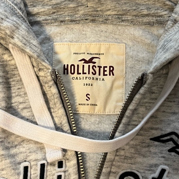 Hollister Zipper Hoodie NWOT - Picture 2 of 2